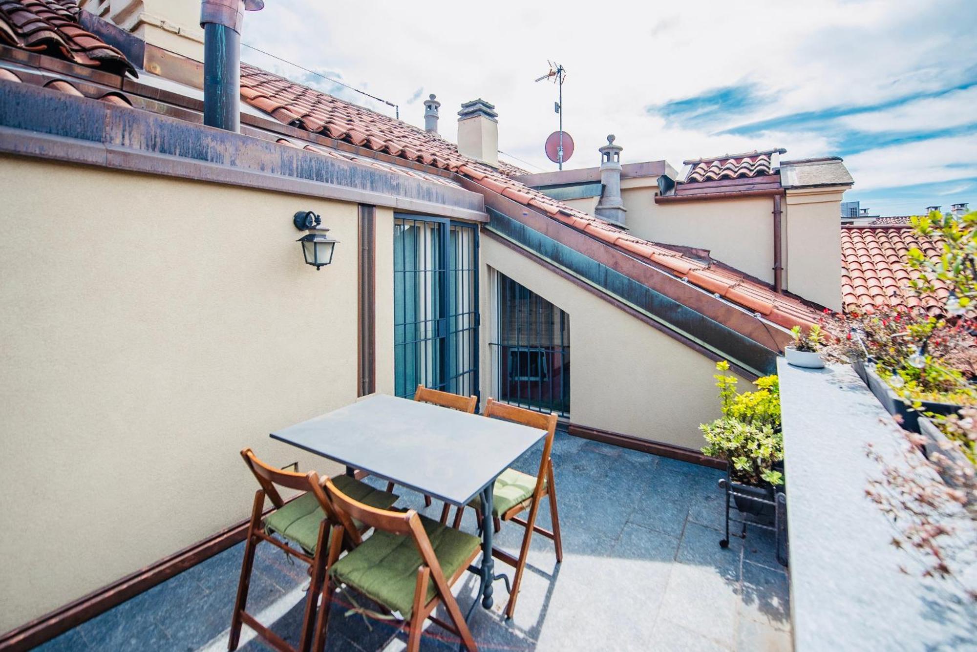 House With Terrace Apartment Turin Bagian luar foto