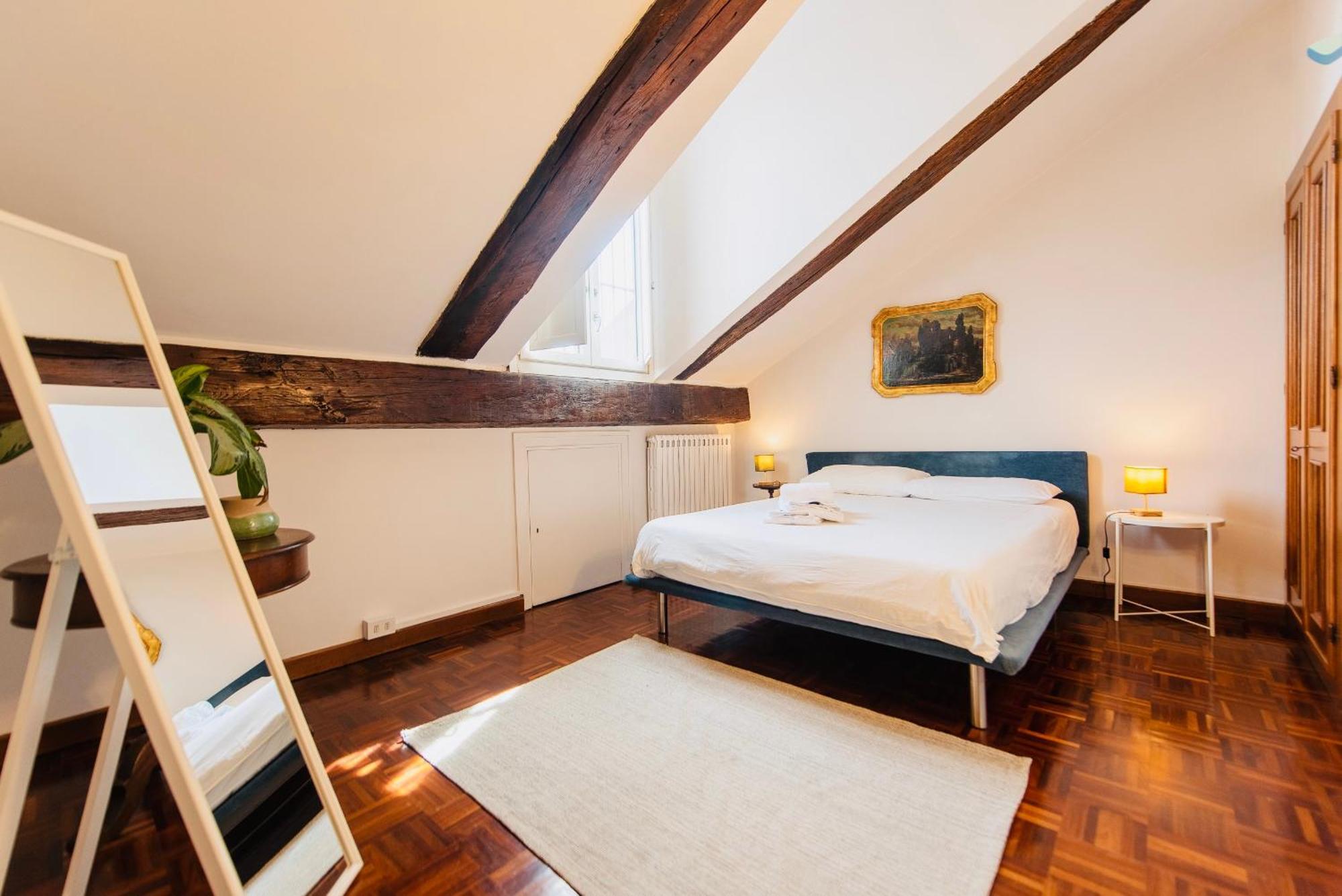House With Terrace Apartment Turin Bagian luar foto